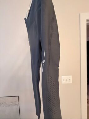Peloton Women's Leggings — Charcoal